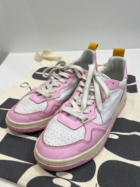 Oncept Phoenix Orchid Sneaker